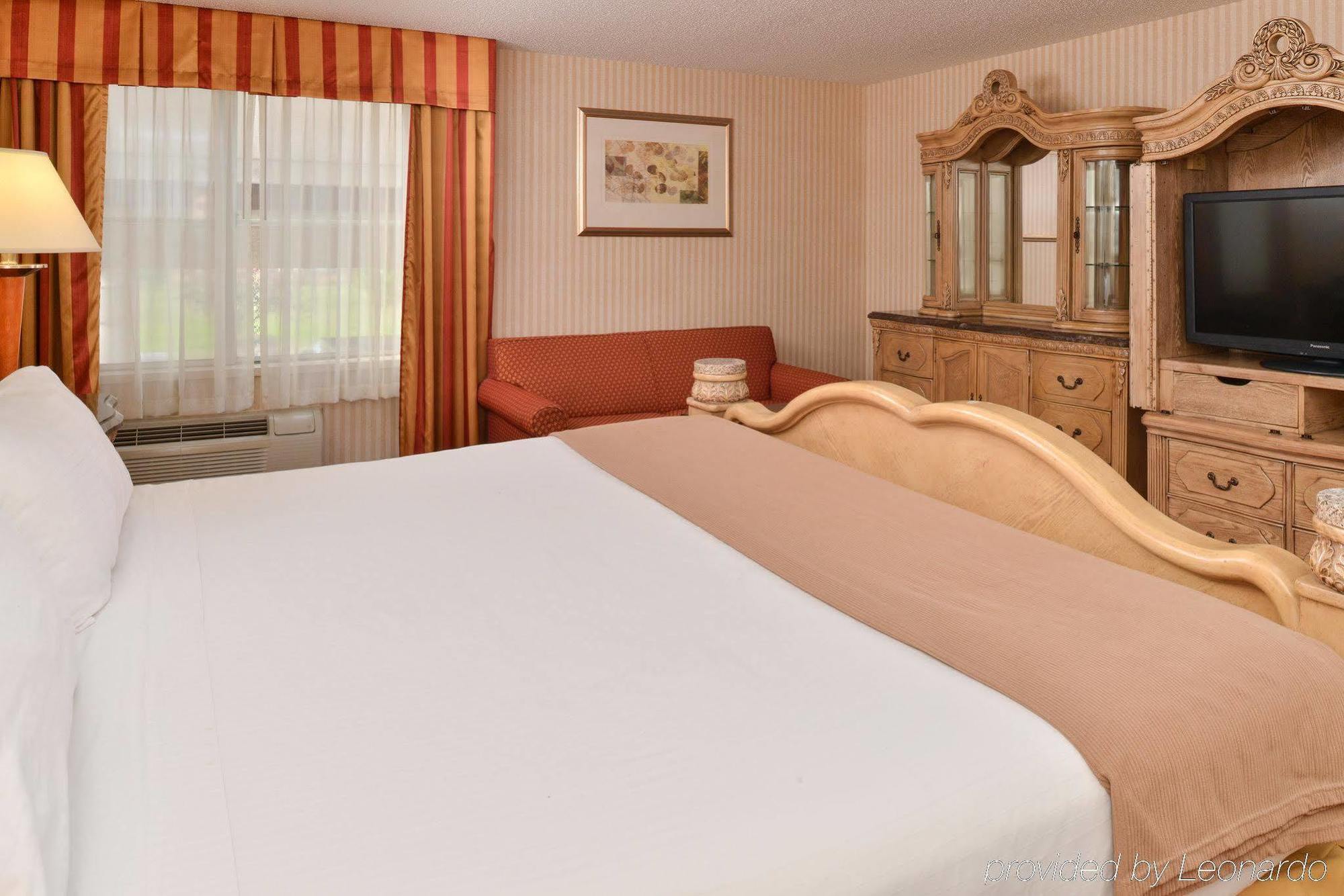 Express By Ihg Hotel 2*